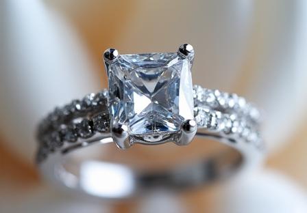 Bague de fiançailles diamant